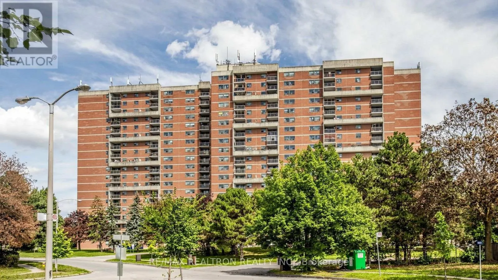 1415 - 100 WINGARDEN COURT
