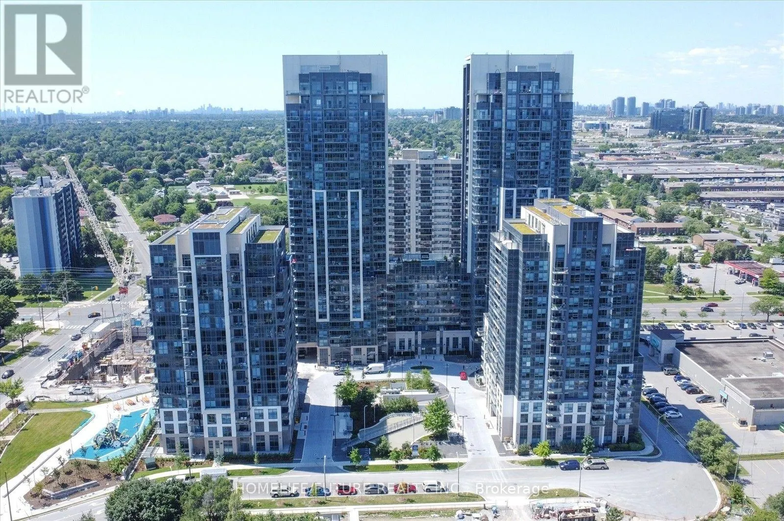 907 - 20 MEADOWGLEN PLACE
