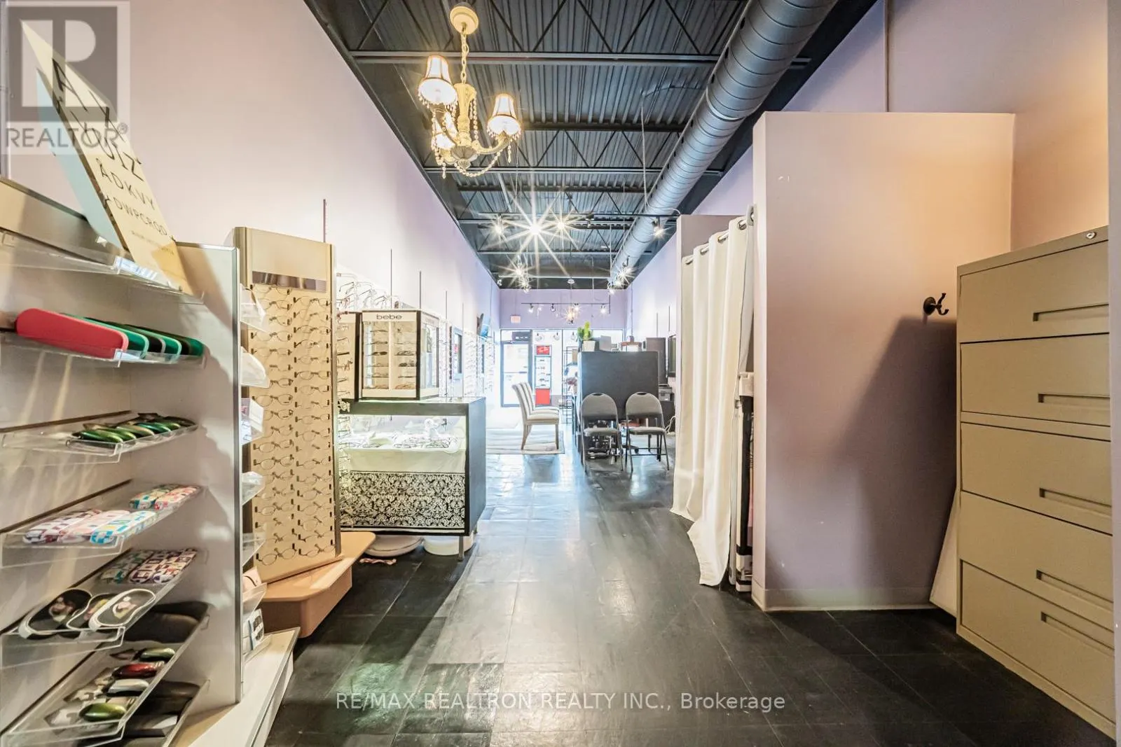 2 - 555 ROSSLAND ROAD E