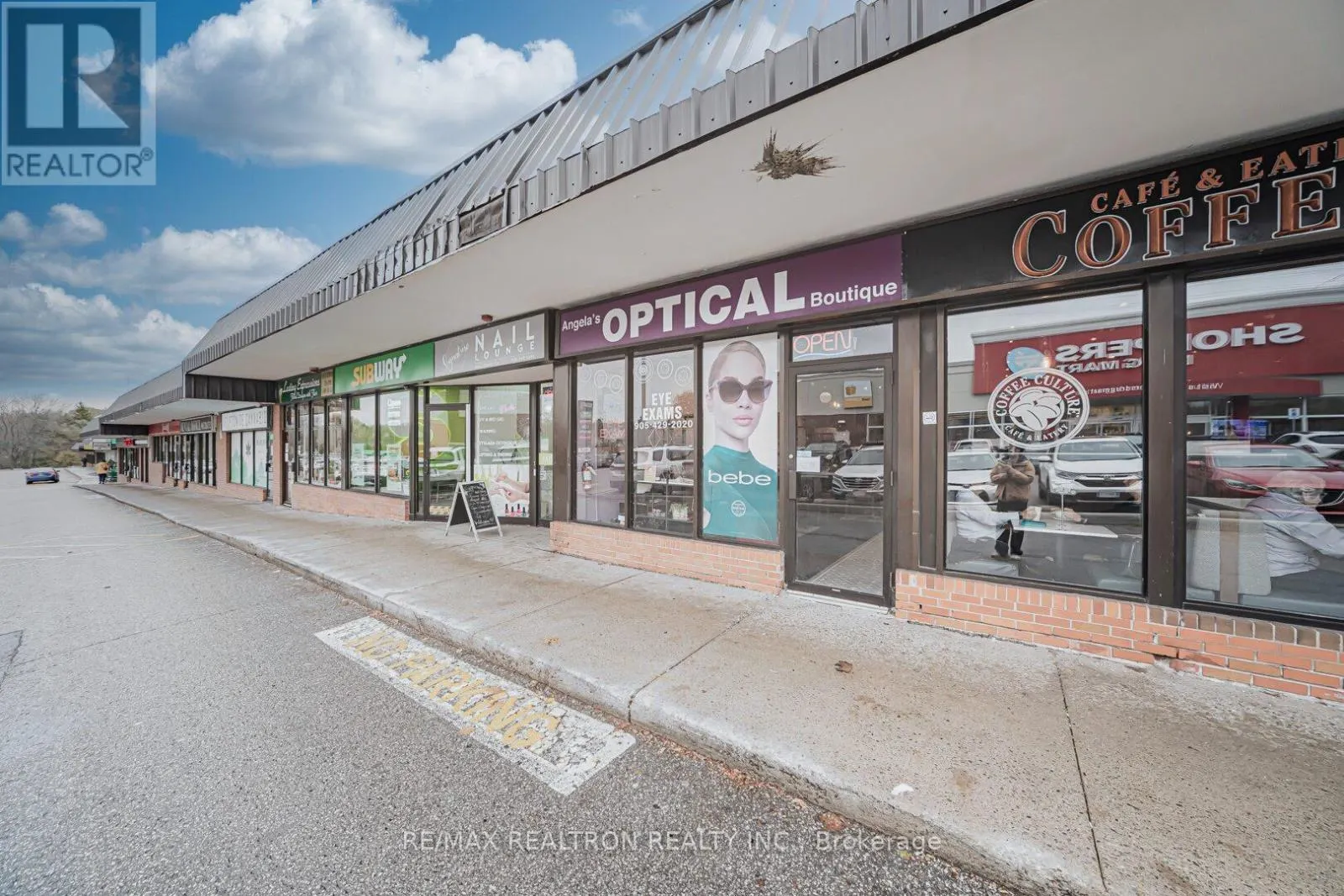 2 - 555 ROSSLAND ROAD E