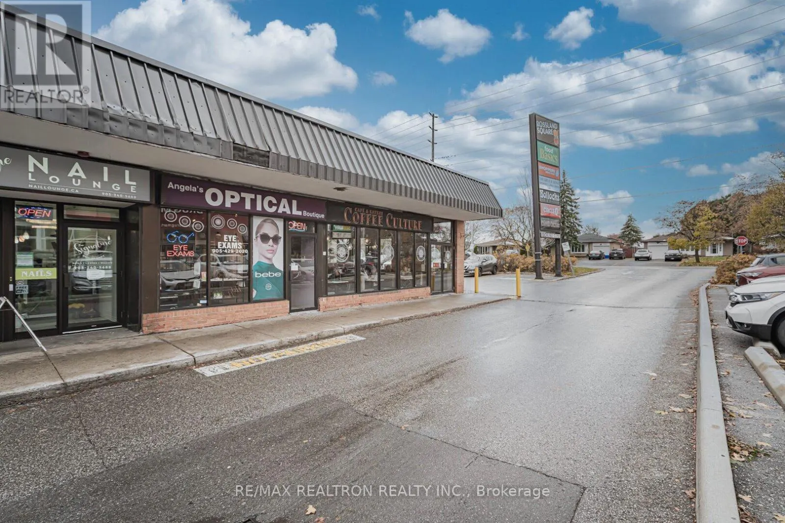 2 - 555 ROSSLAND ROAD E