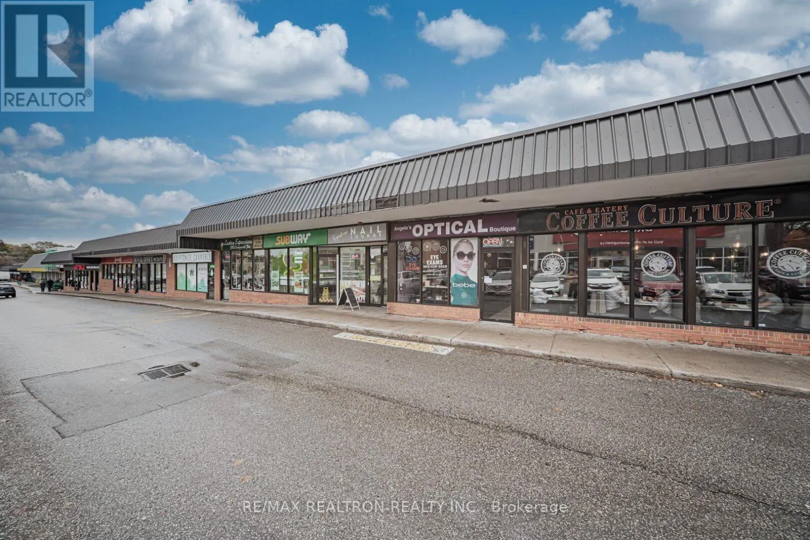 2 - 555 ROSSLAND ROAD E