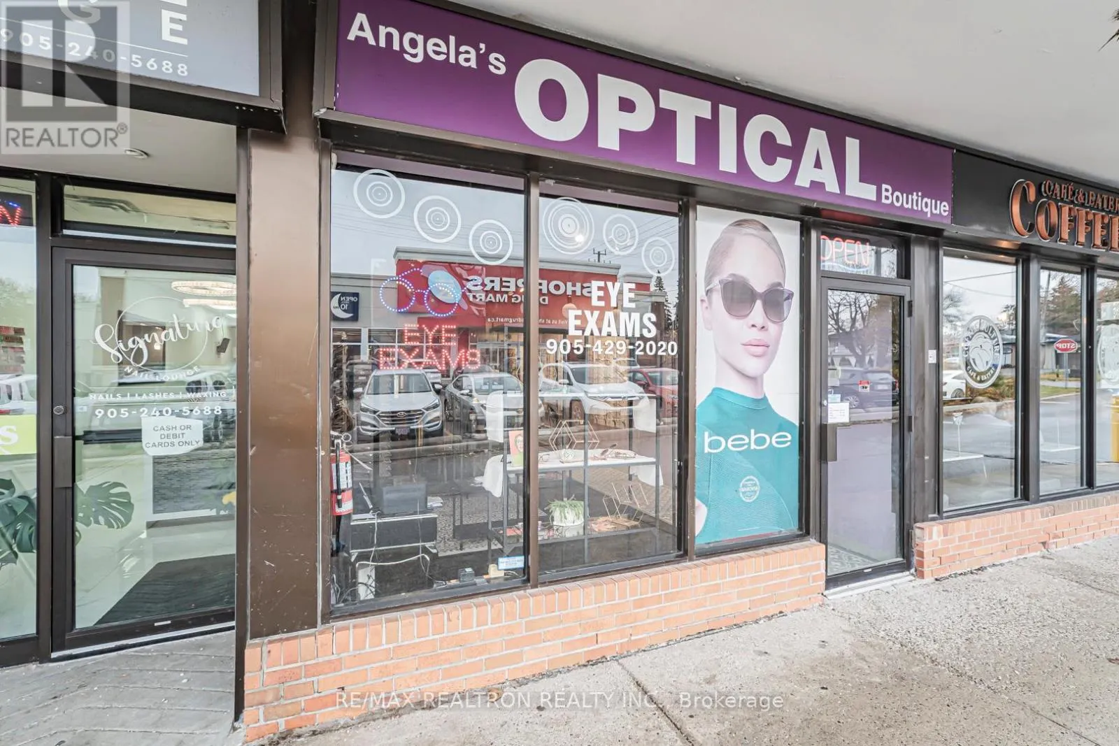 2 - 555 ROSSLAND ROAD E