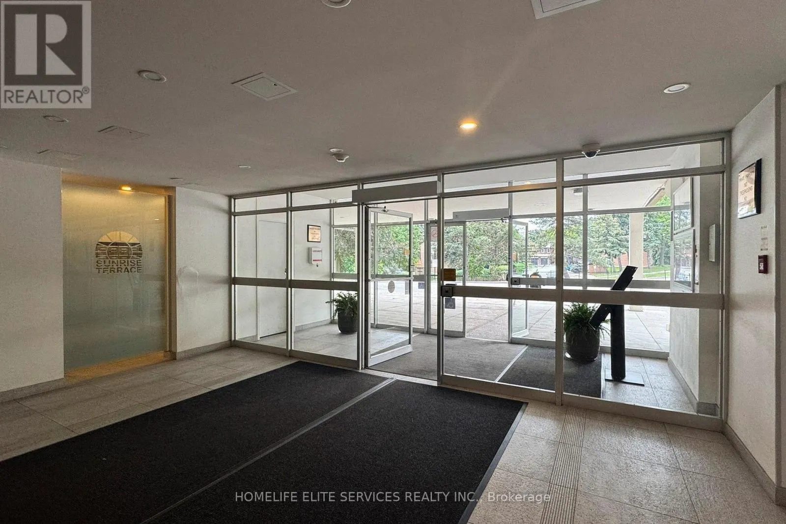 1203 - 120 DUNDALK DRIVE