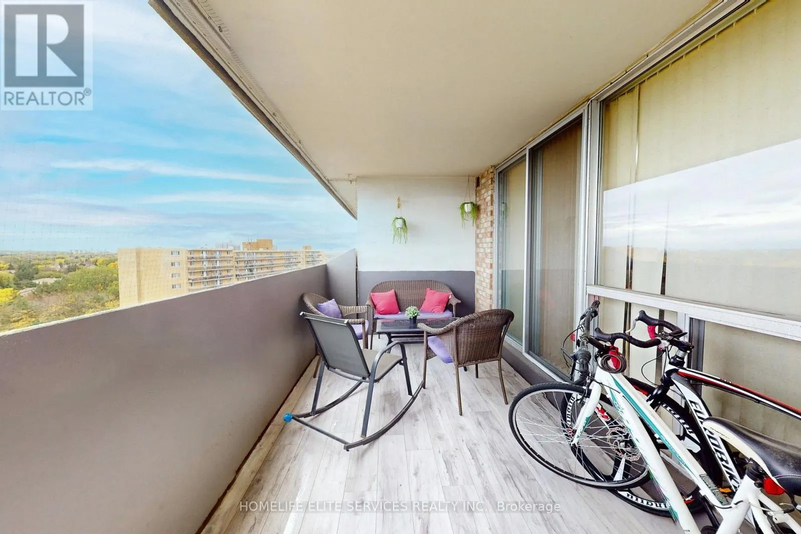1203 - 120 DUNDALK DRIVE
