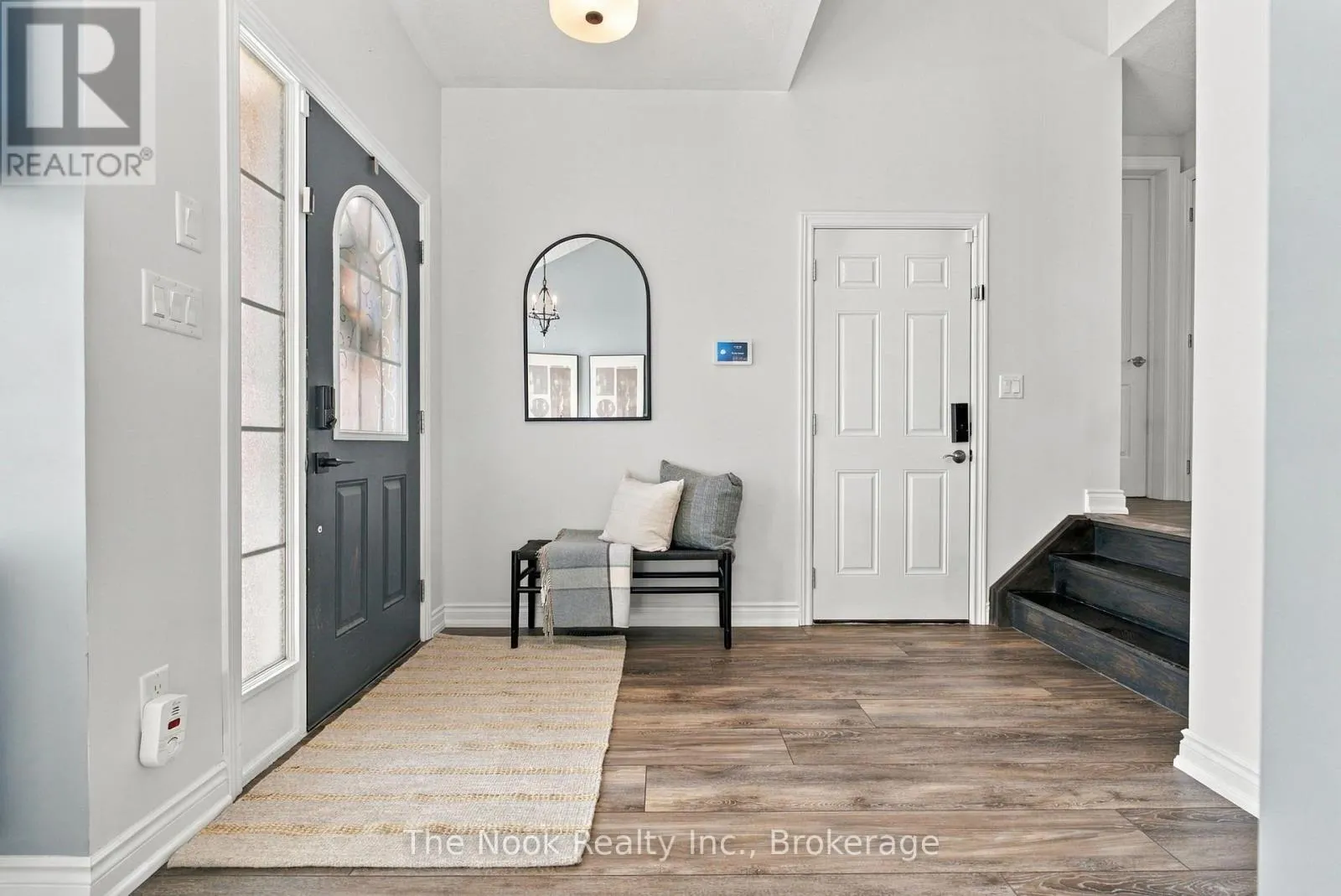 966 HINTERLAND COURT