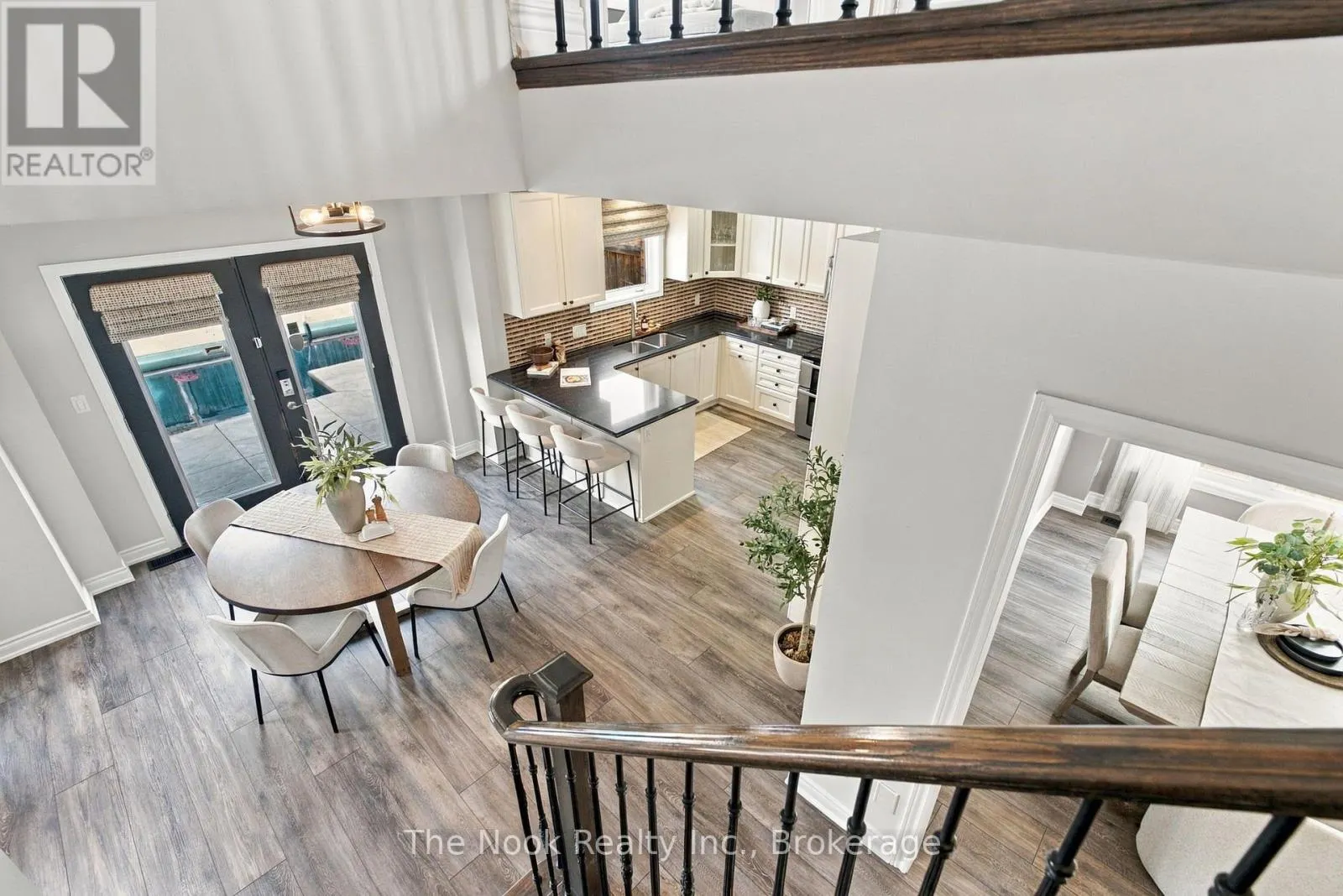 966 HINTERLAND COURT