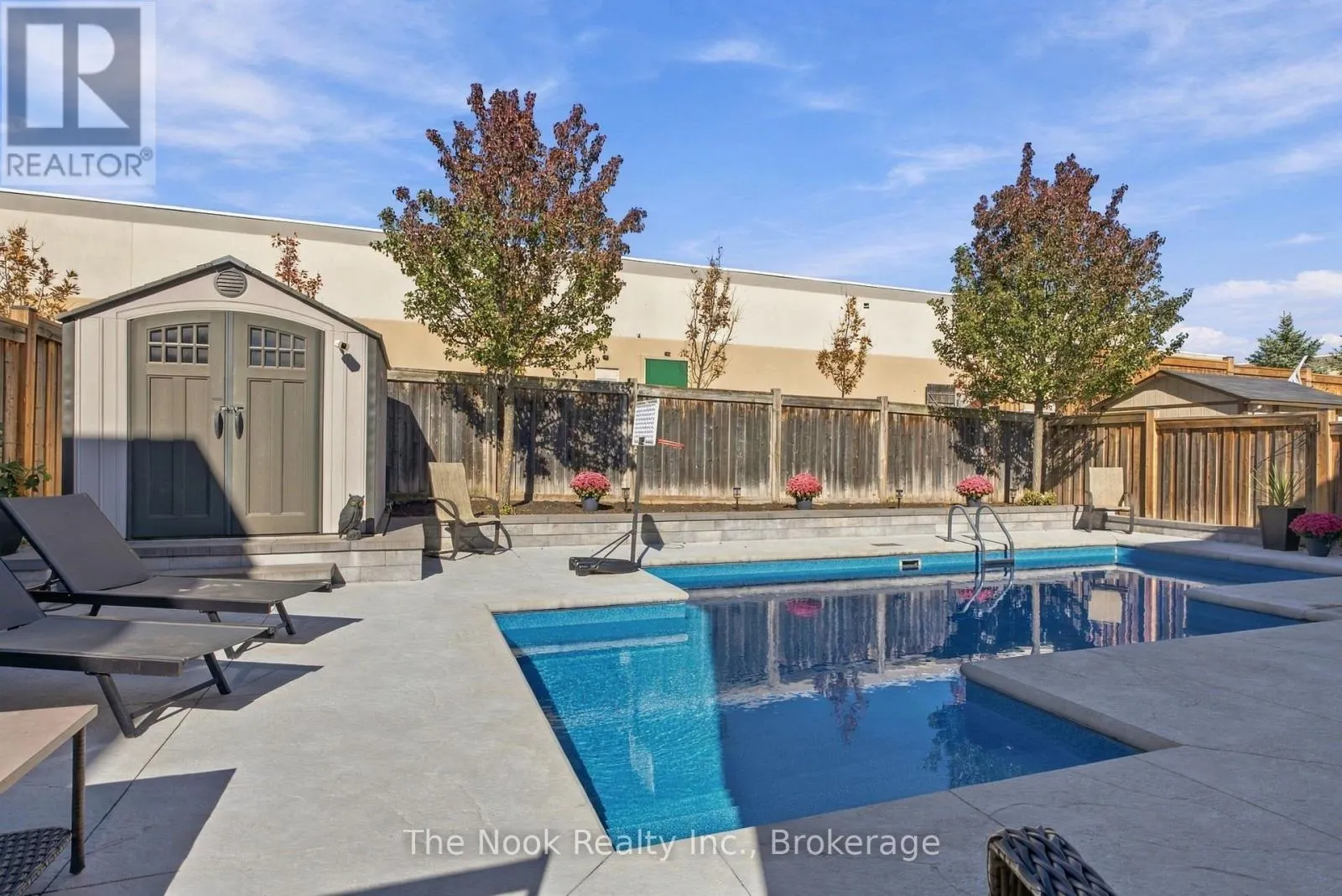 966 HINTERLAND COURT