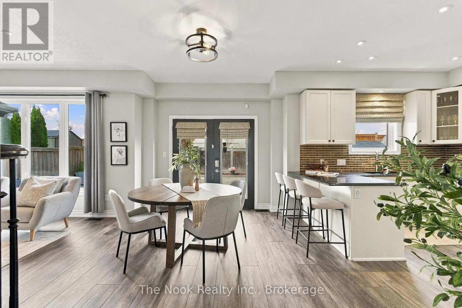 966 HINTERLAND COURT