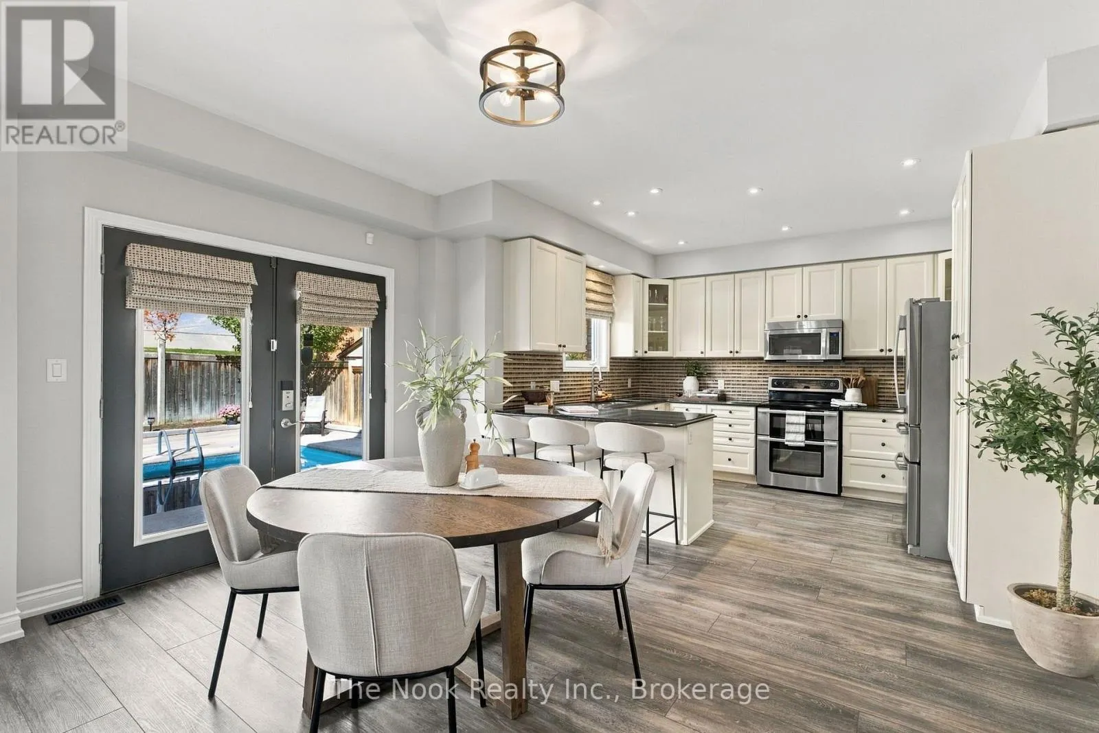 966 HINTERLAND COURT