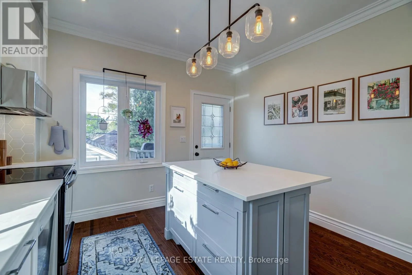 110A HOLBORNE AVENUE