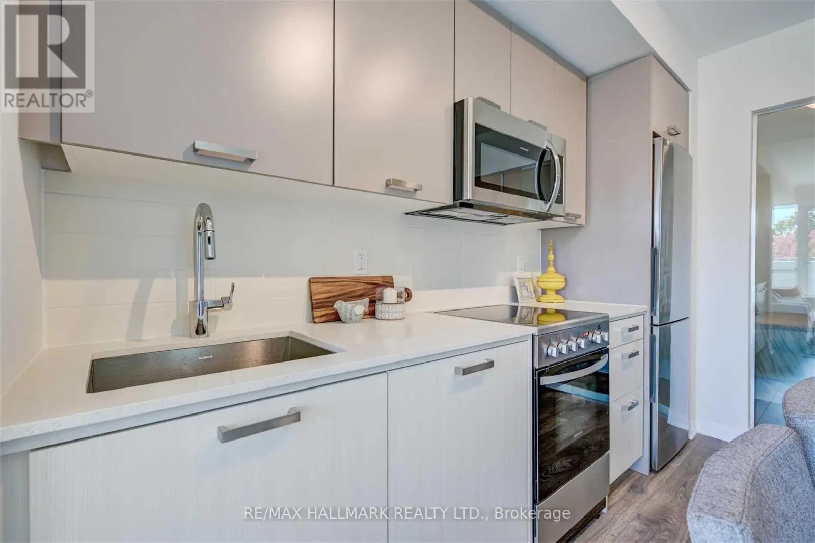 415 - 2301 DANFORTH AVENUE