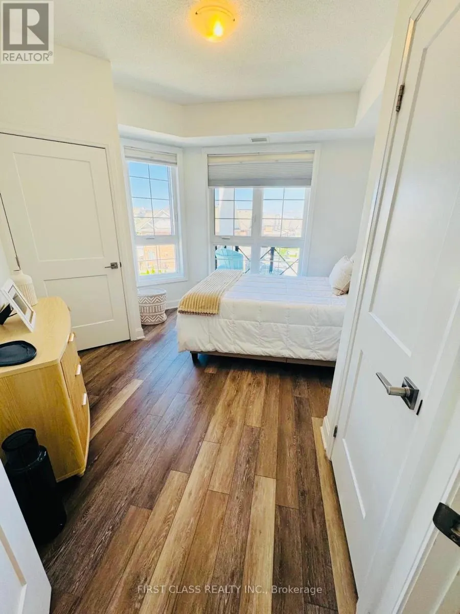 306 - 50 LAKEBREEZE DRIVE