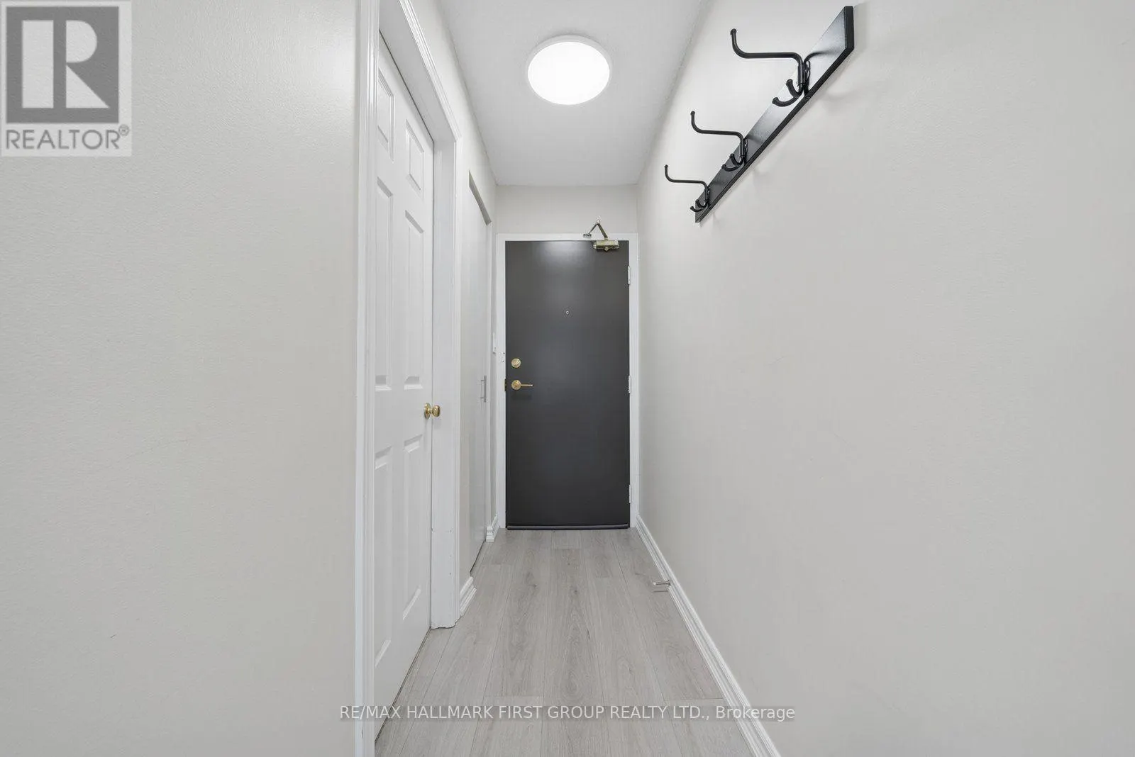 401 - 191 LAKE DRIVEWAY W