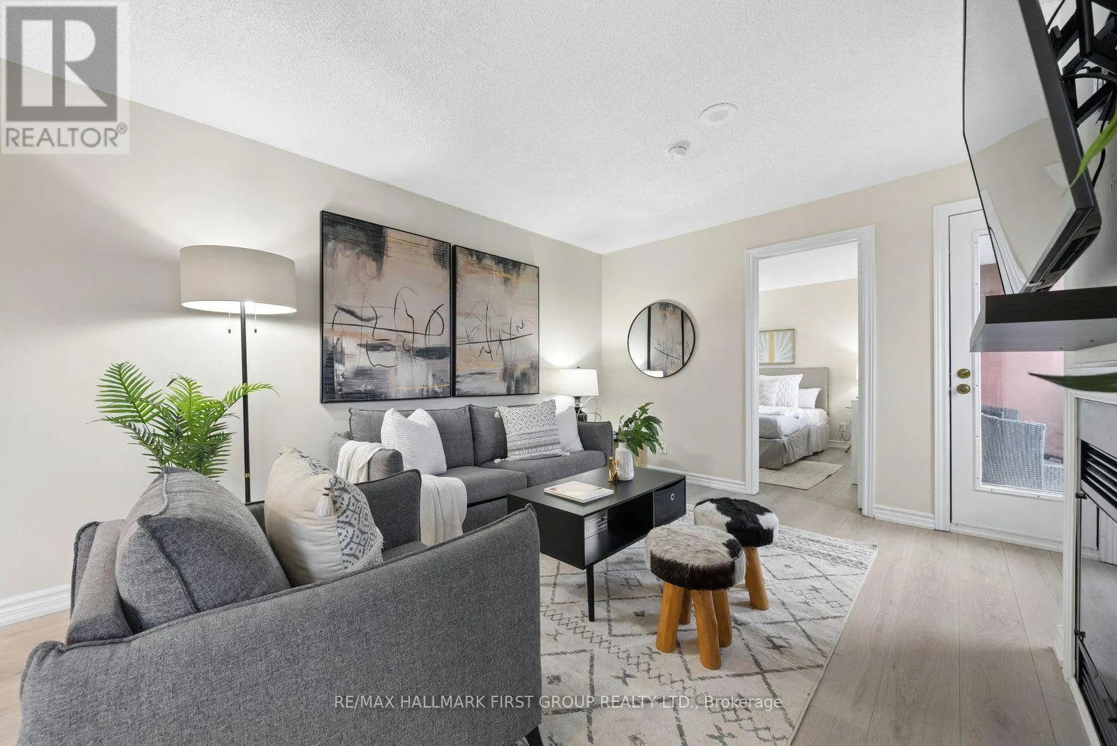 401 - 191 LAKE DRIVEWAY W