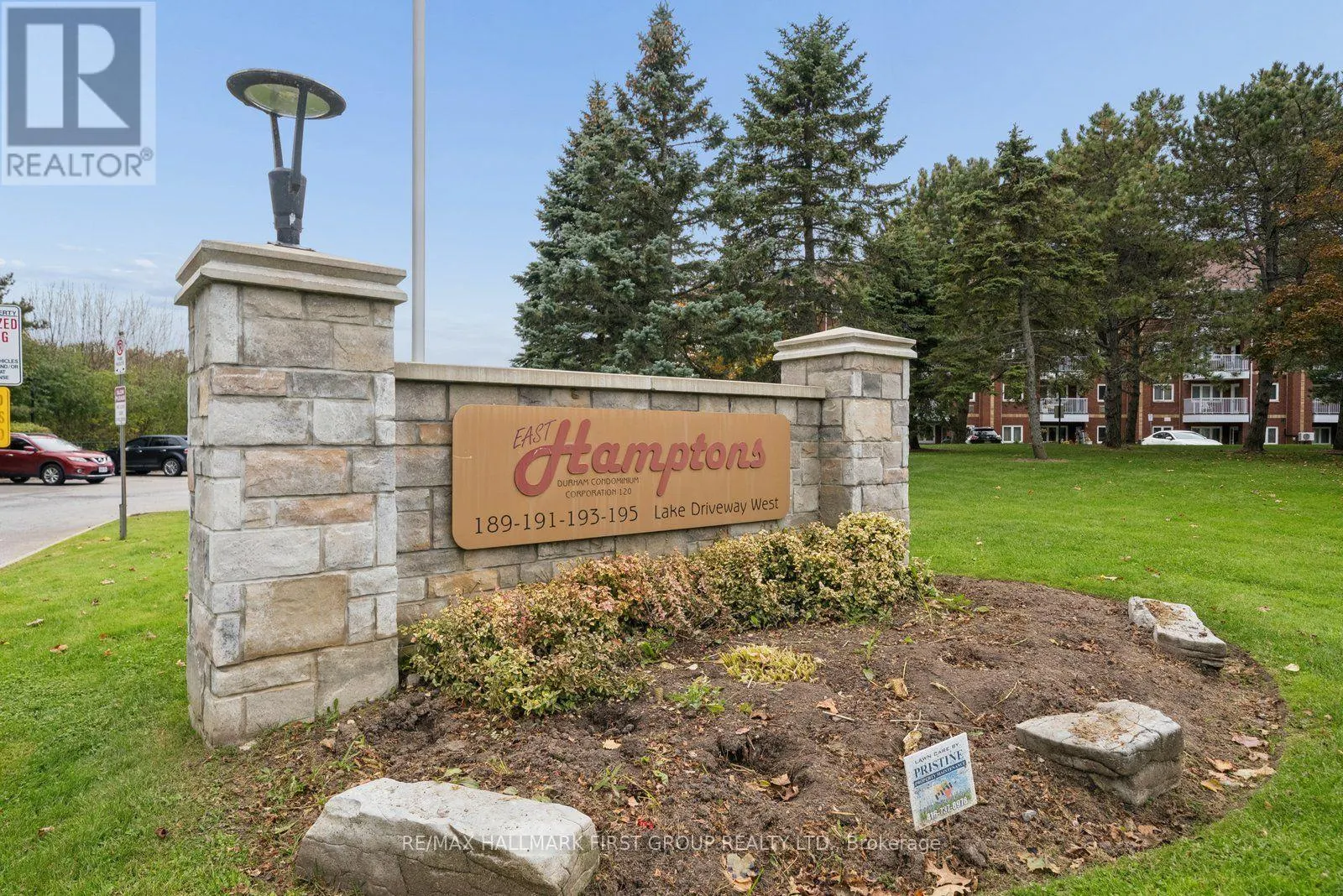 401 - 191 LAKE DRIVEWAY W