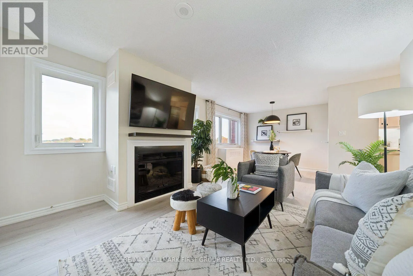 401 - 191 LAKE DRIVEWAY W