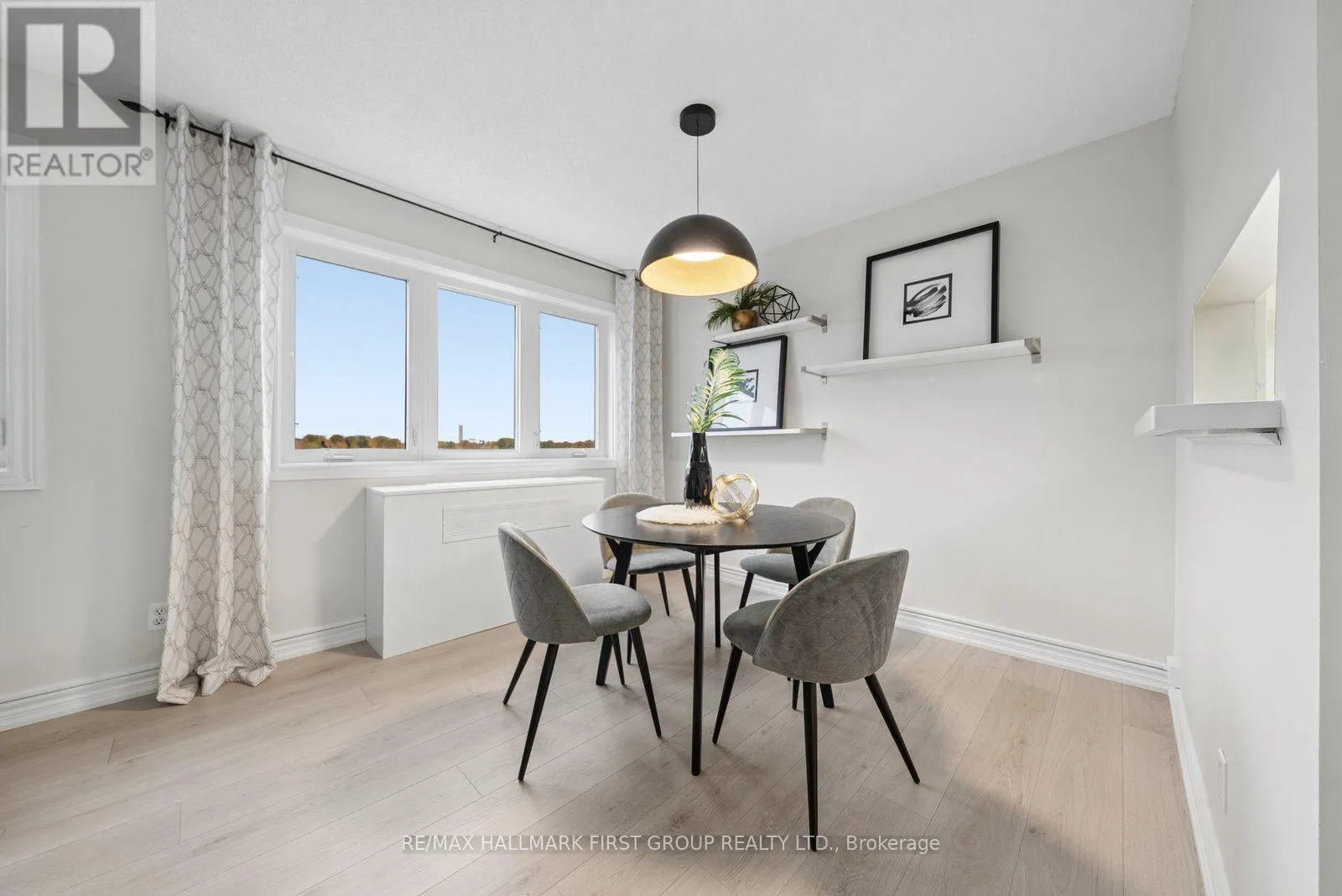 401 - 191 LAKE DRIVEWAY W