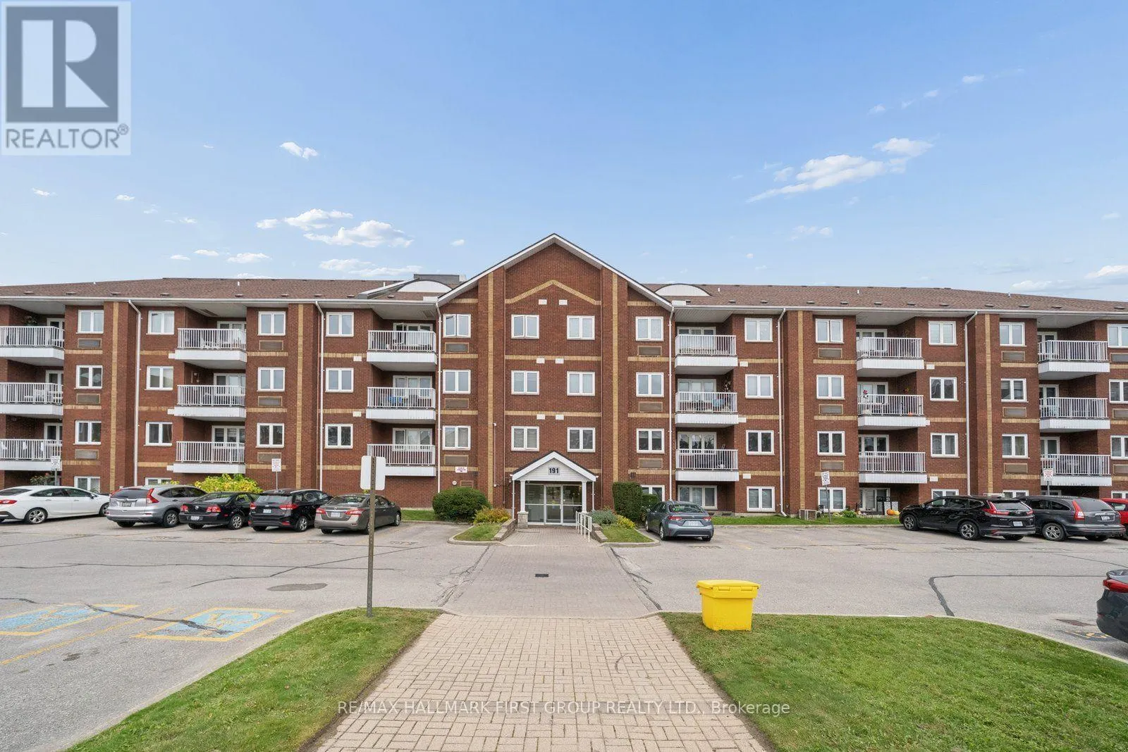 401 - 191 LAKE DRIVEWAY W