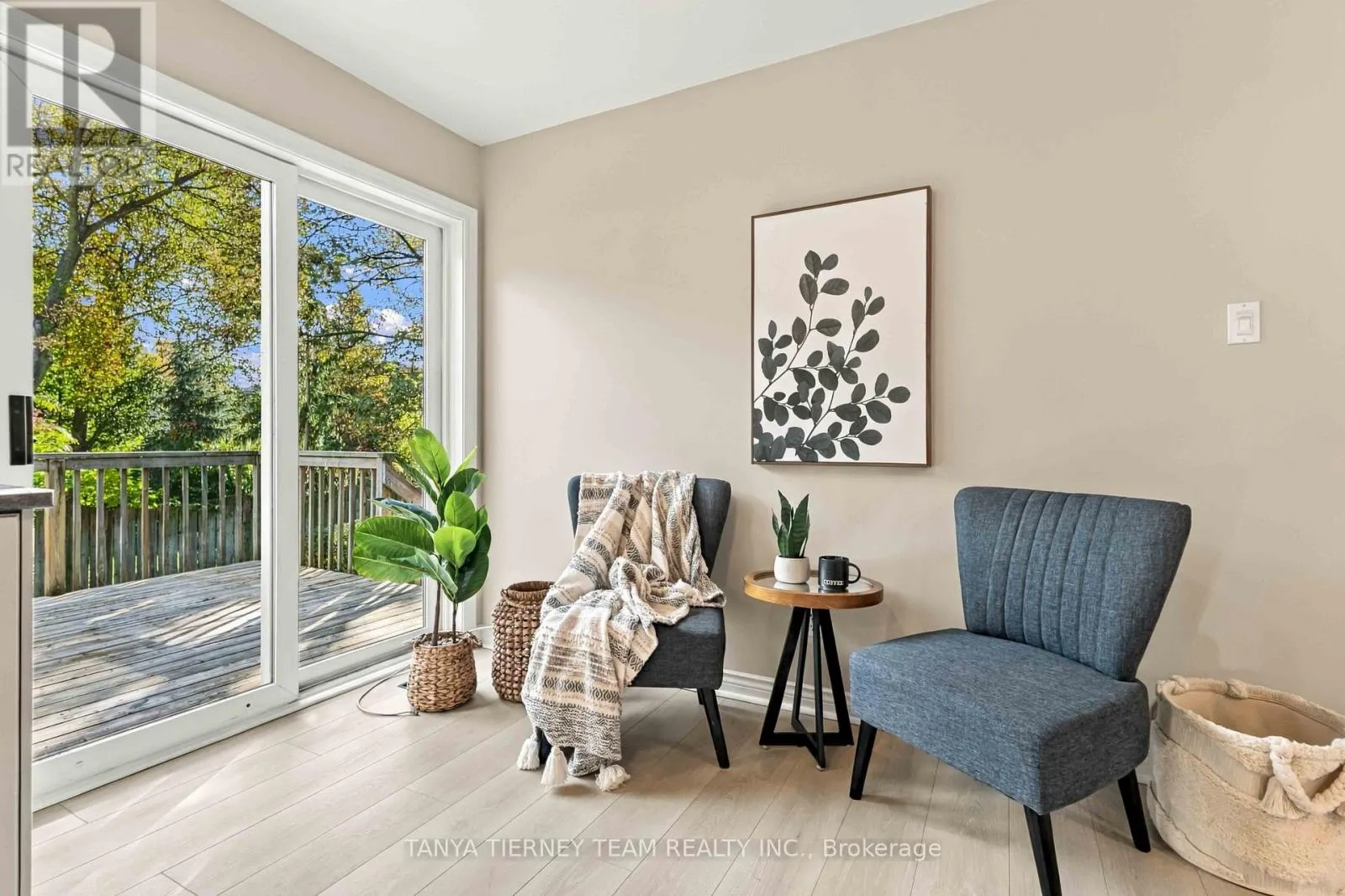 509 DUNLOP STREET W