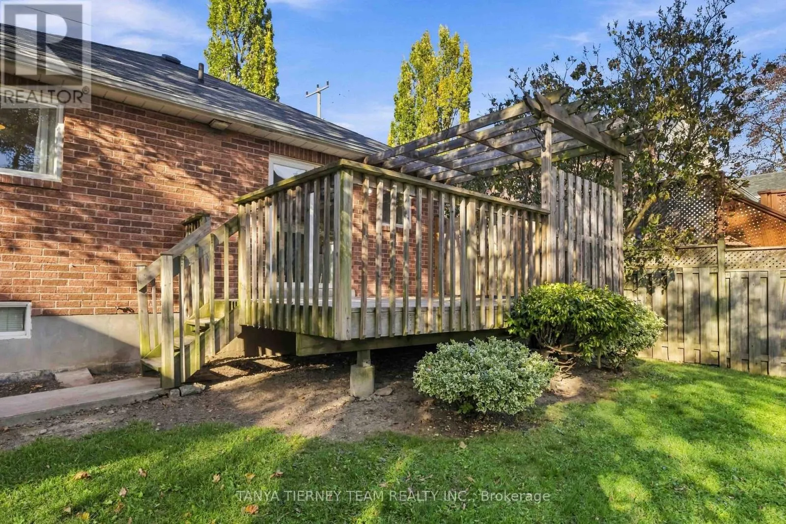 509 DUNLOP STREET W