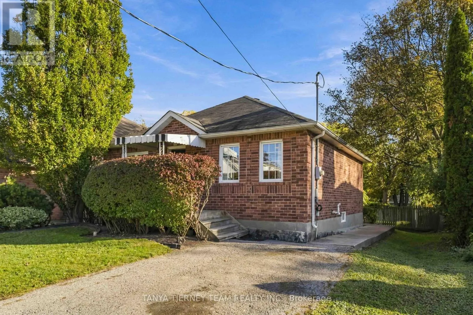 509 DUNLOP STREET W