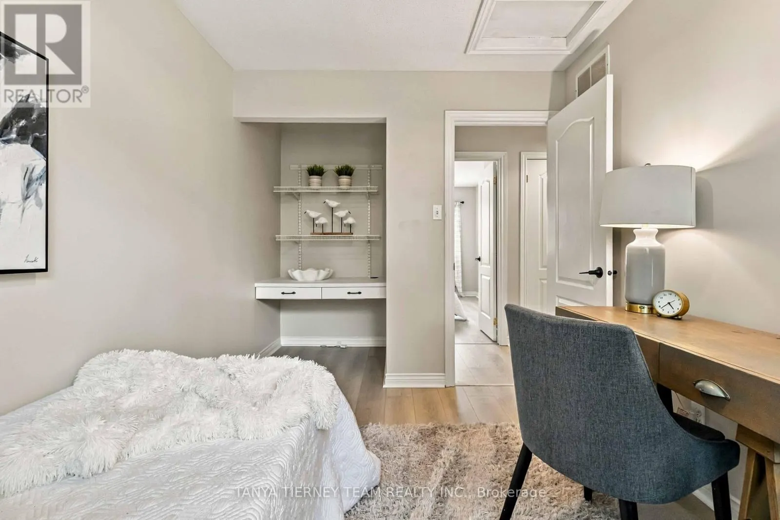 509 DUNLOP STREET W