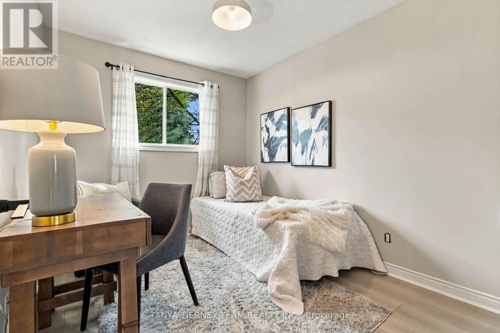 509 DUNLOP STREET W