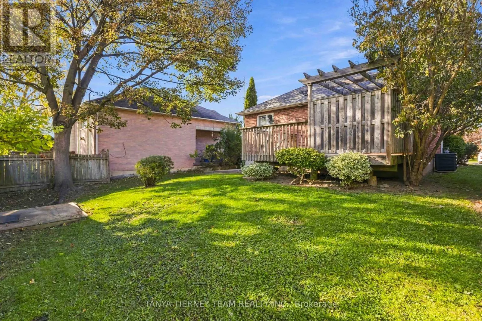509 DUNLOP STREET W