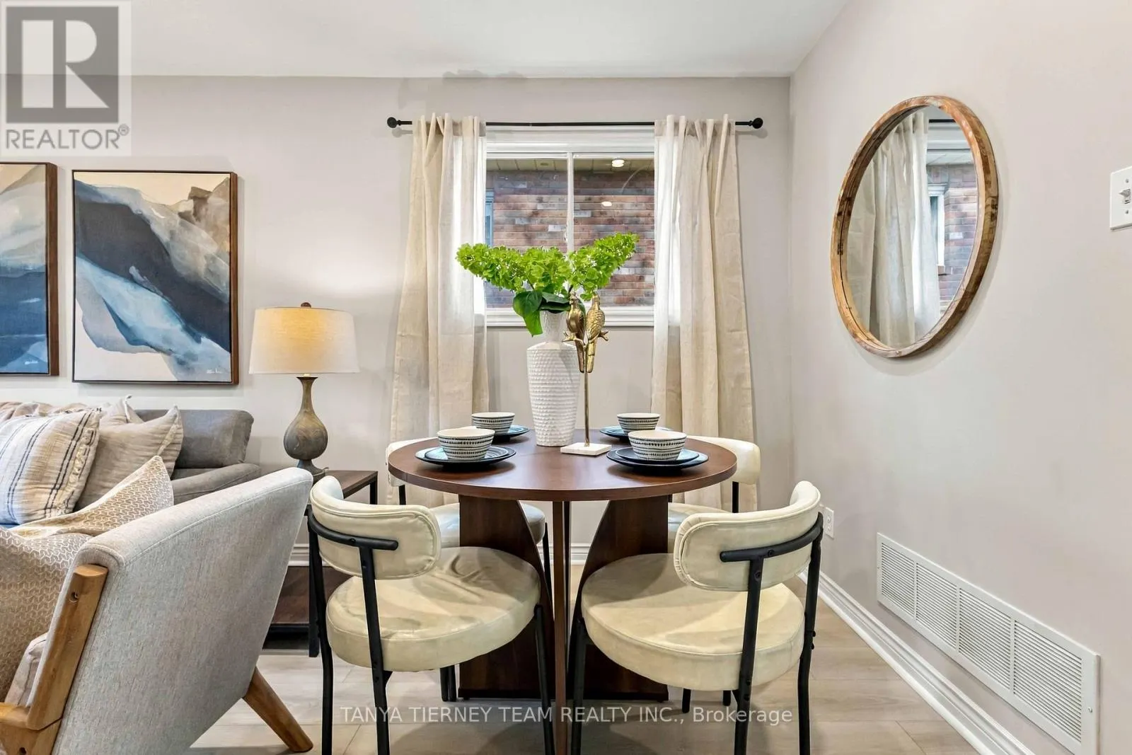 509 DUNLOP STREET W