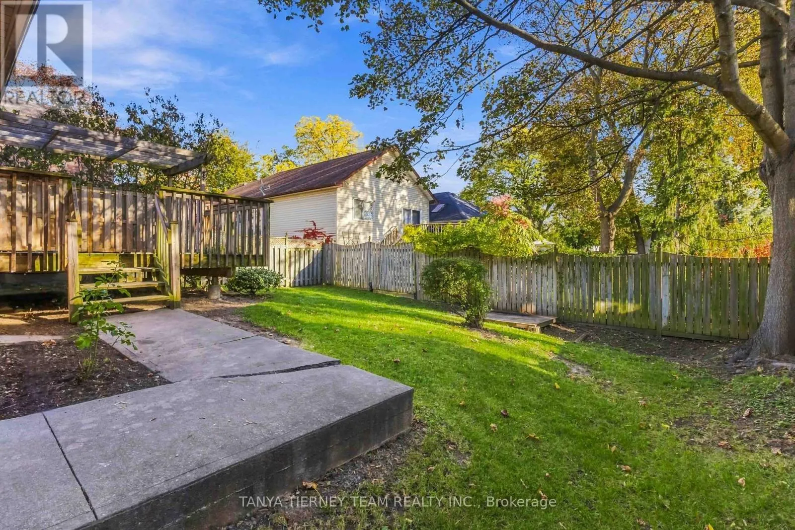 509 DUNLOP STREET W