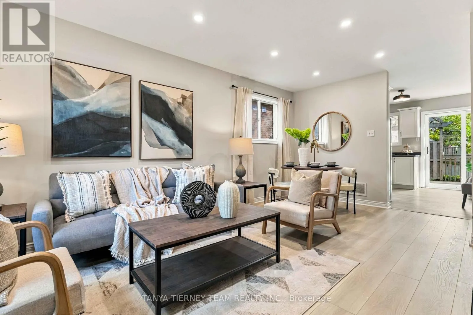 509 DUNLOP STREET W