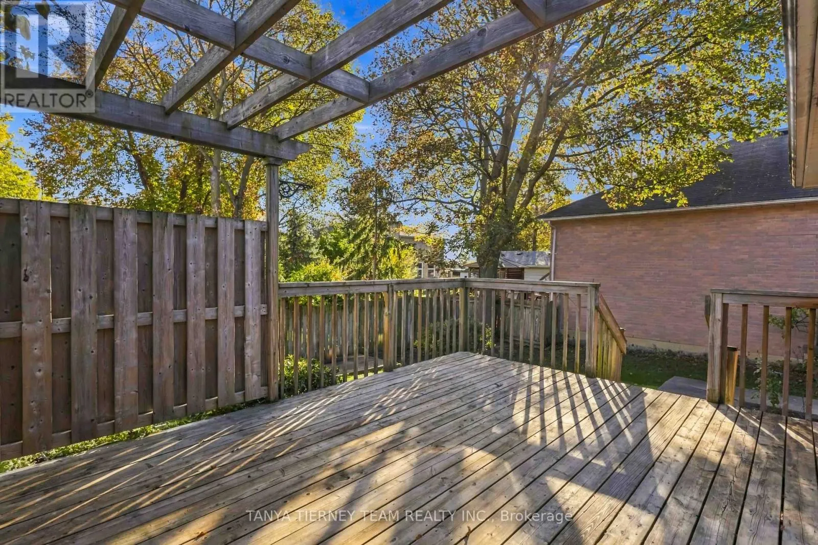509 DUNLOP STREET W