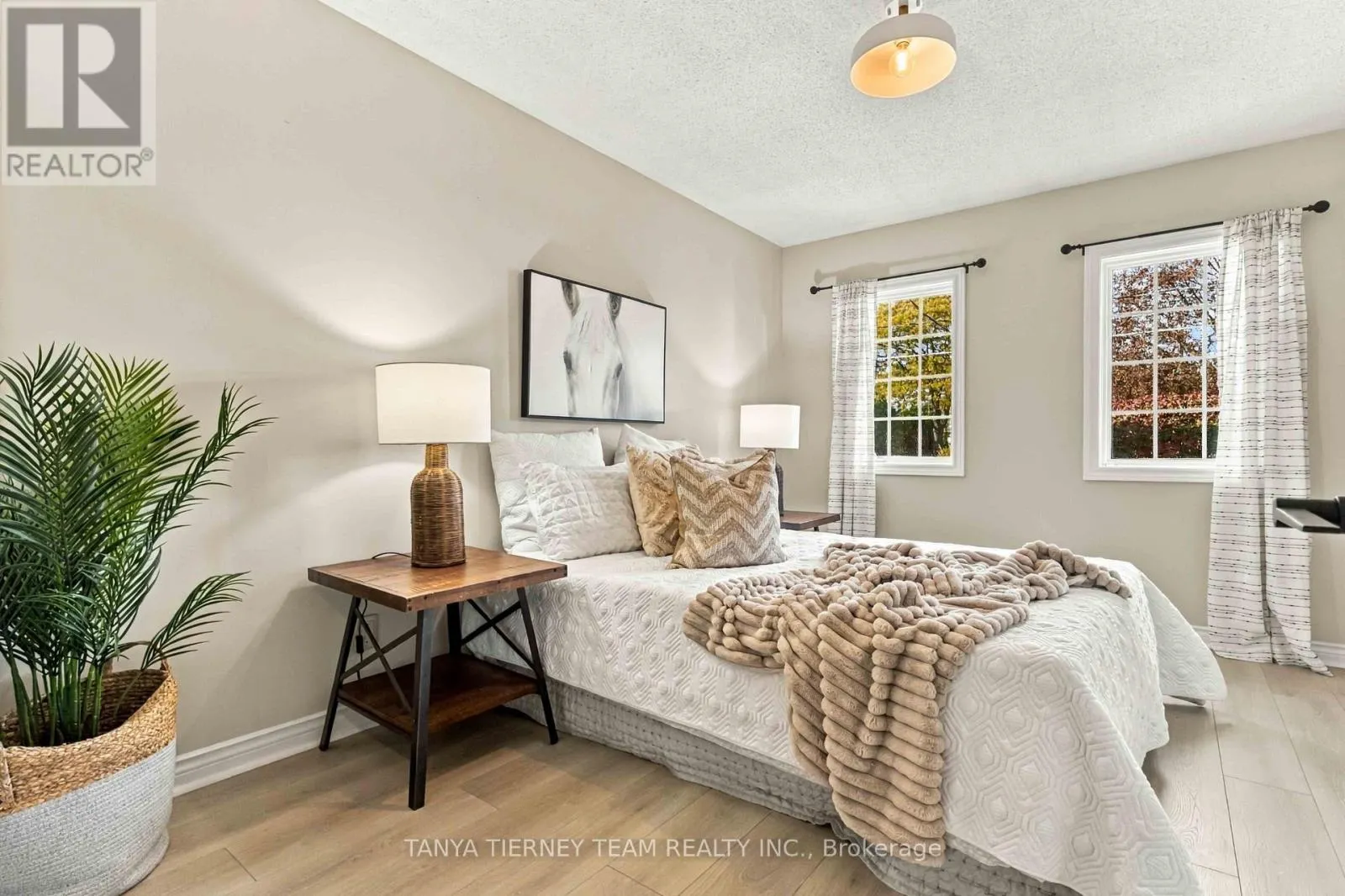 509 DUNLOP STREET W
