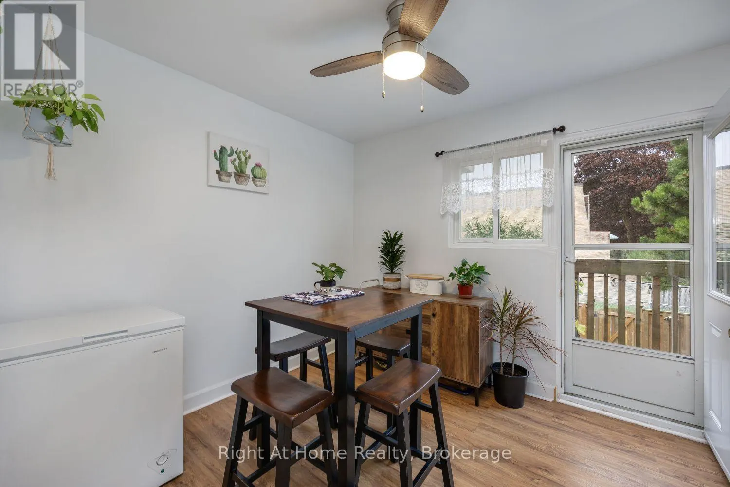 10 NEWING COURT