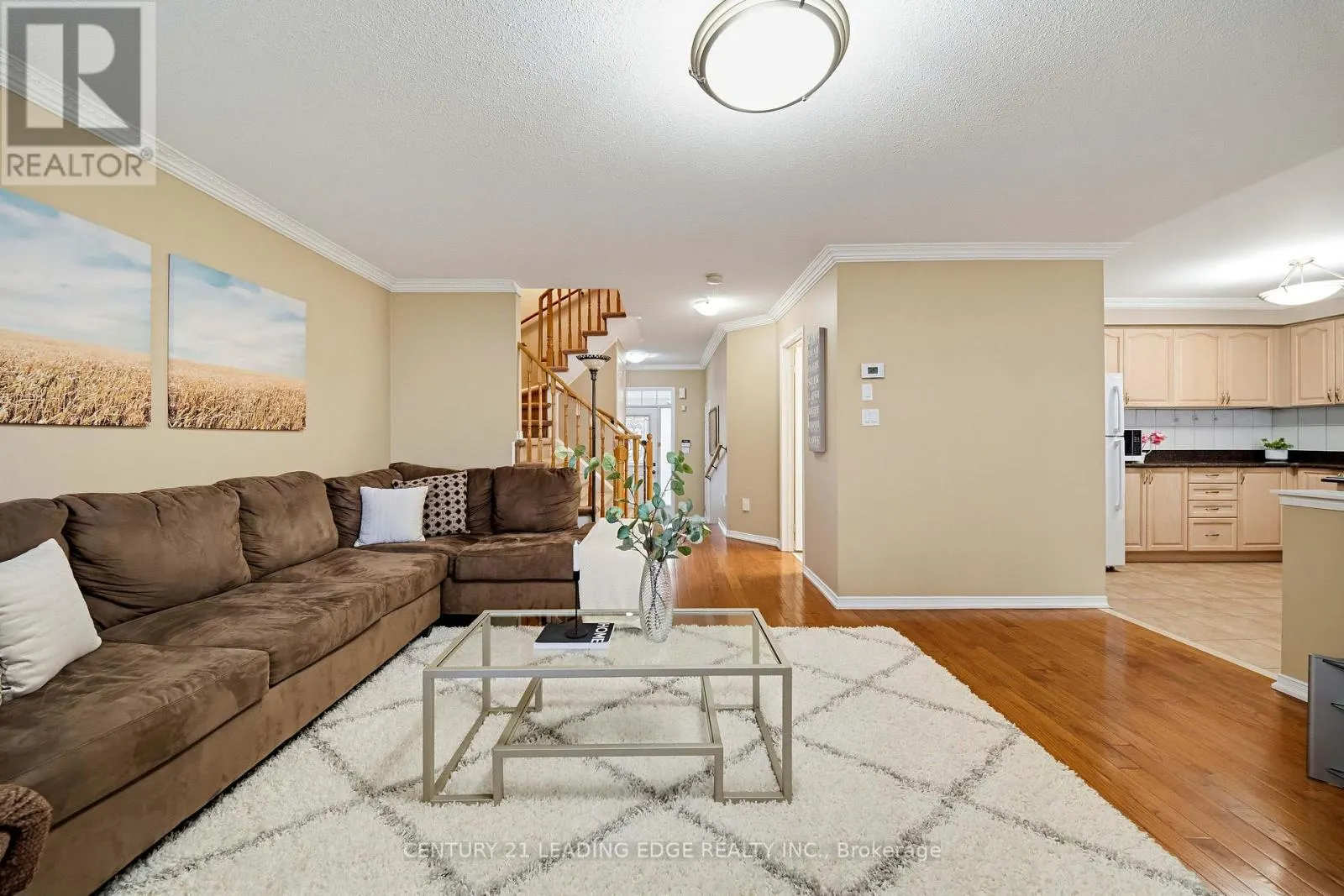 75 HOWLETT CRESCENT