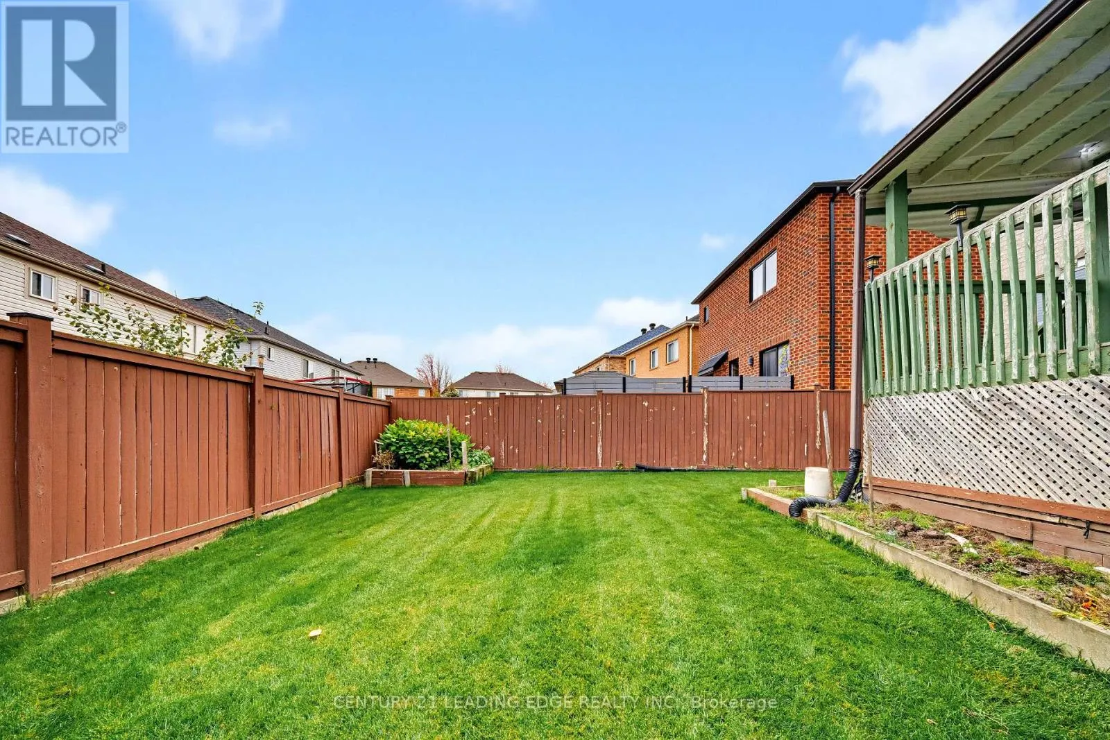 75 HOWLETT CRESCENT