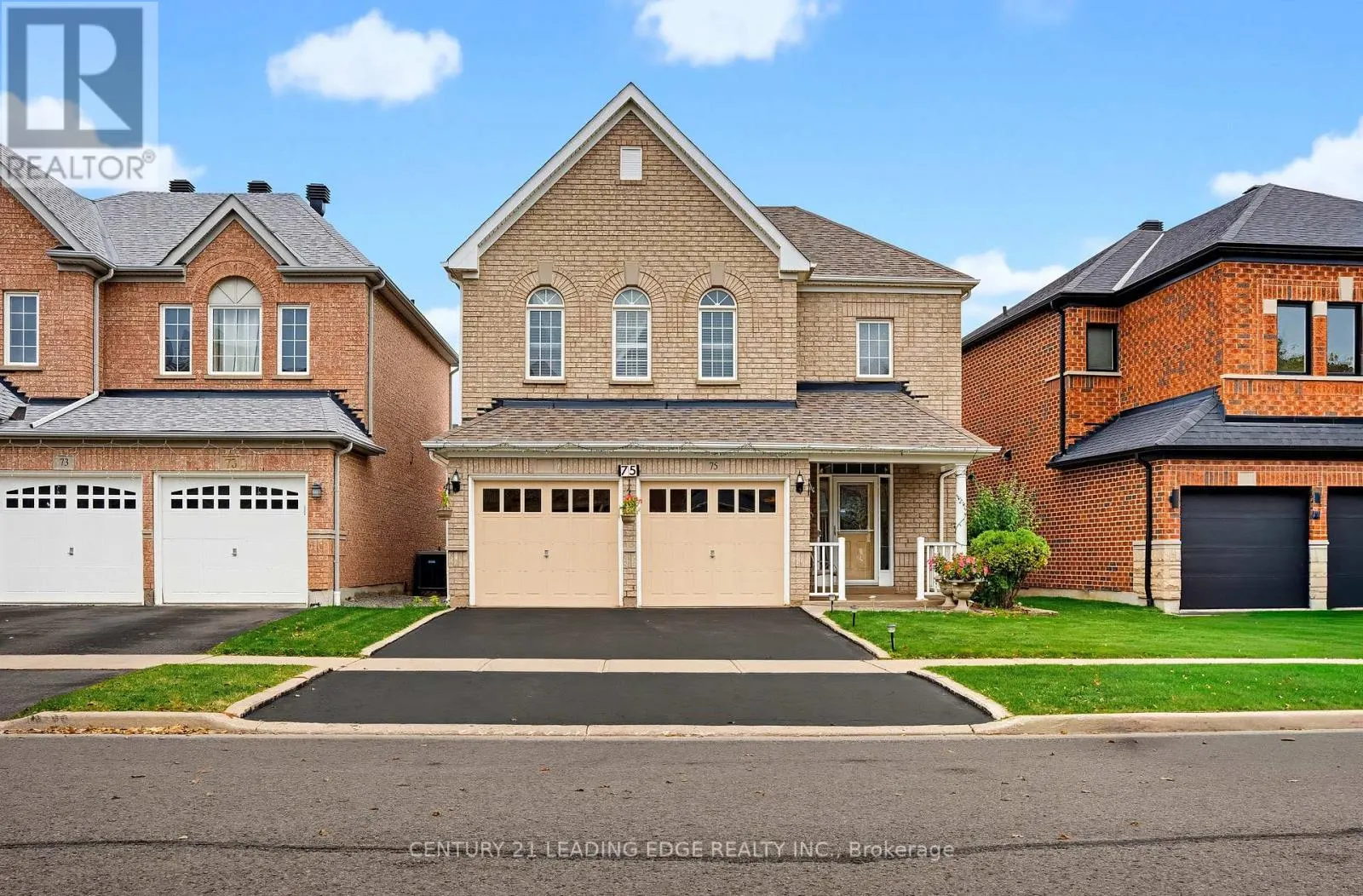 75 HOWLETT CRESCENT