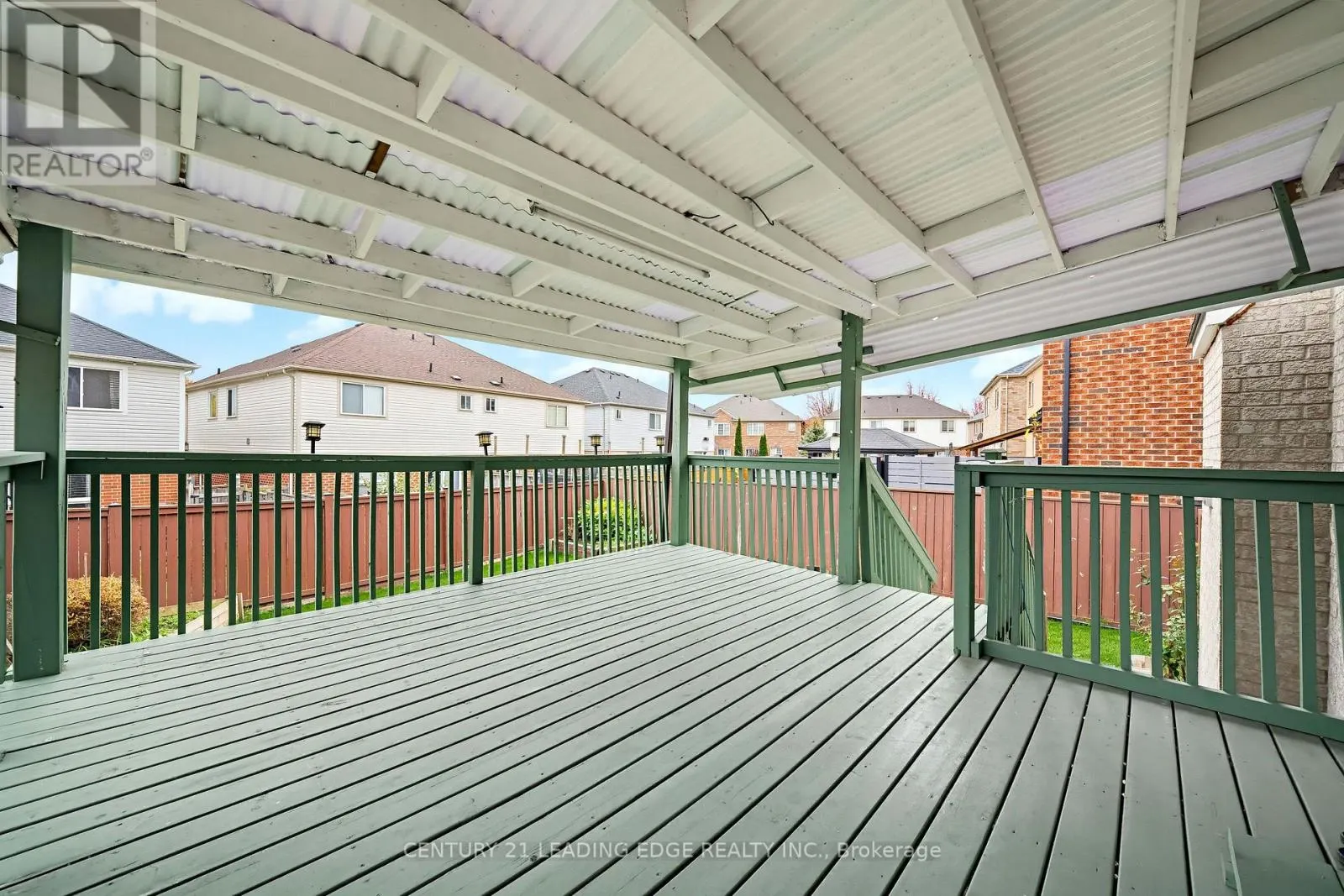 75 HOWLETT CRESCENT