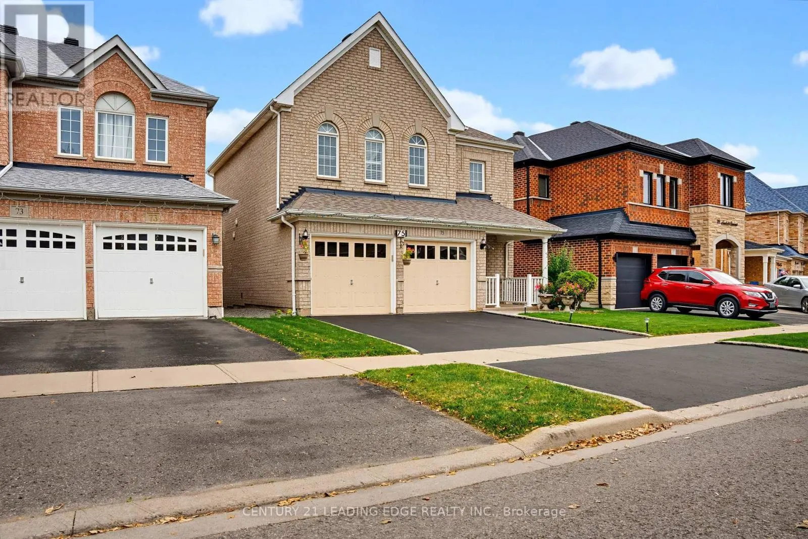 75 HOWLETT CRESCENT