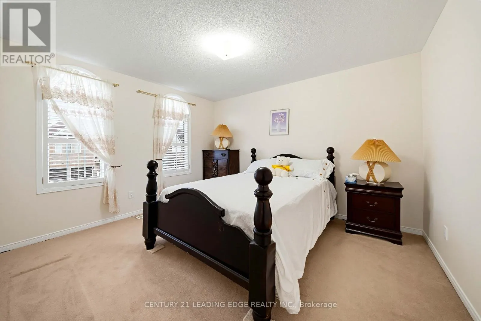 75 HOWLETT CRESCENT