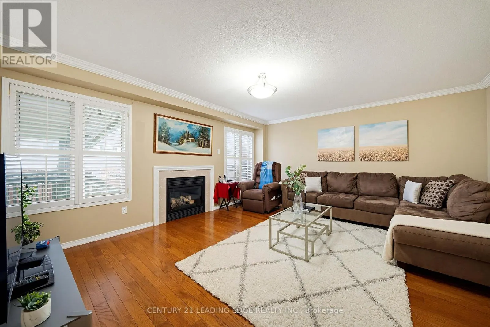 75 HOWLETT CRESCENT