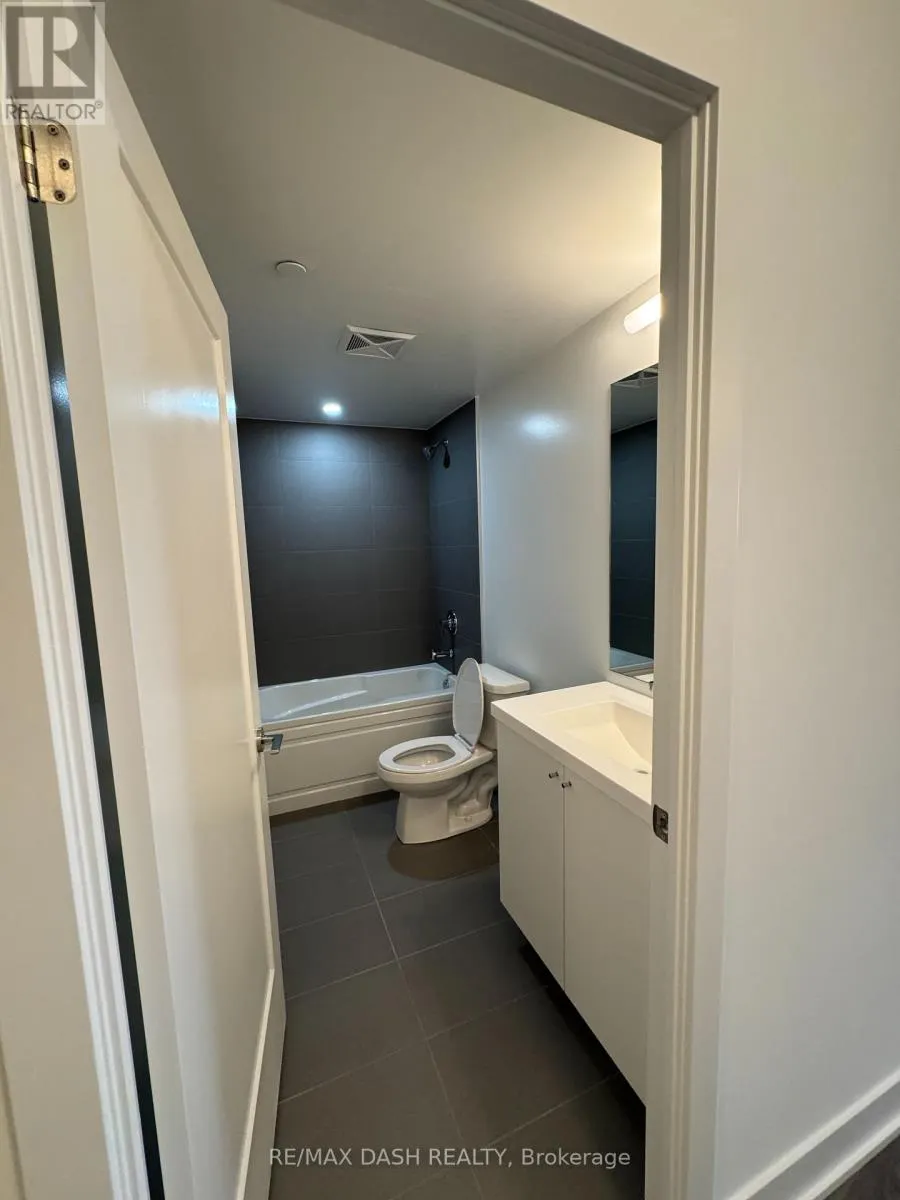 1429 - 2545 SIMCOE STREET N