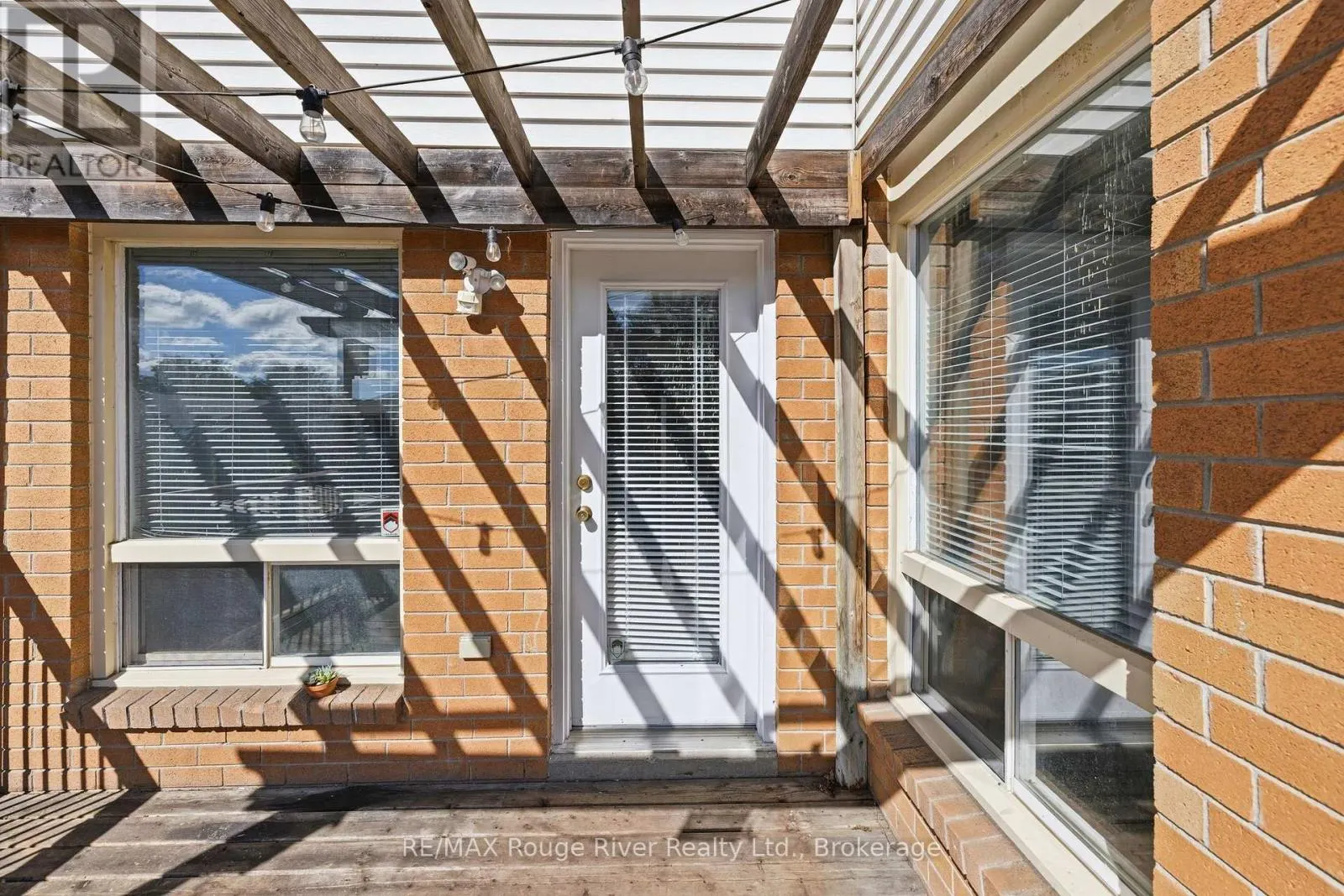 95 B CONCESSION STREET E