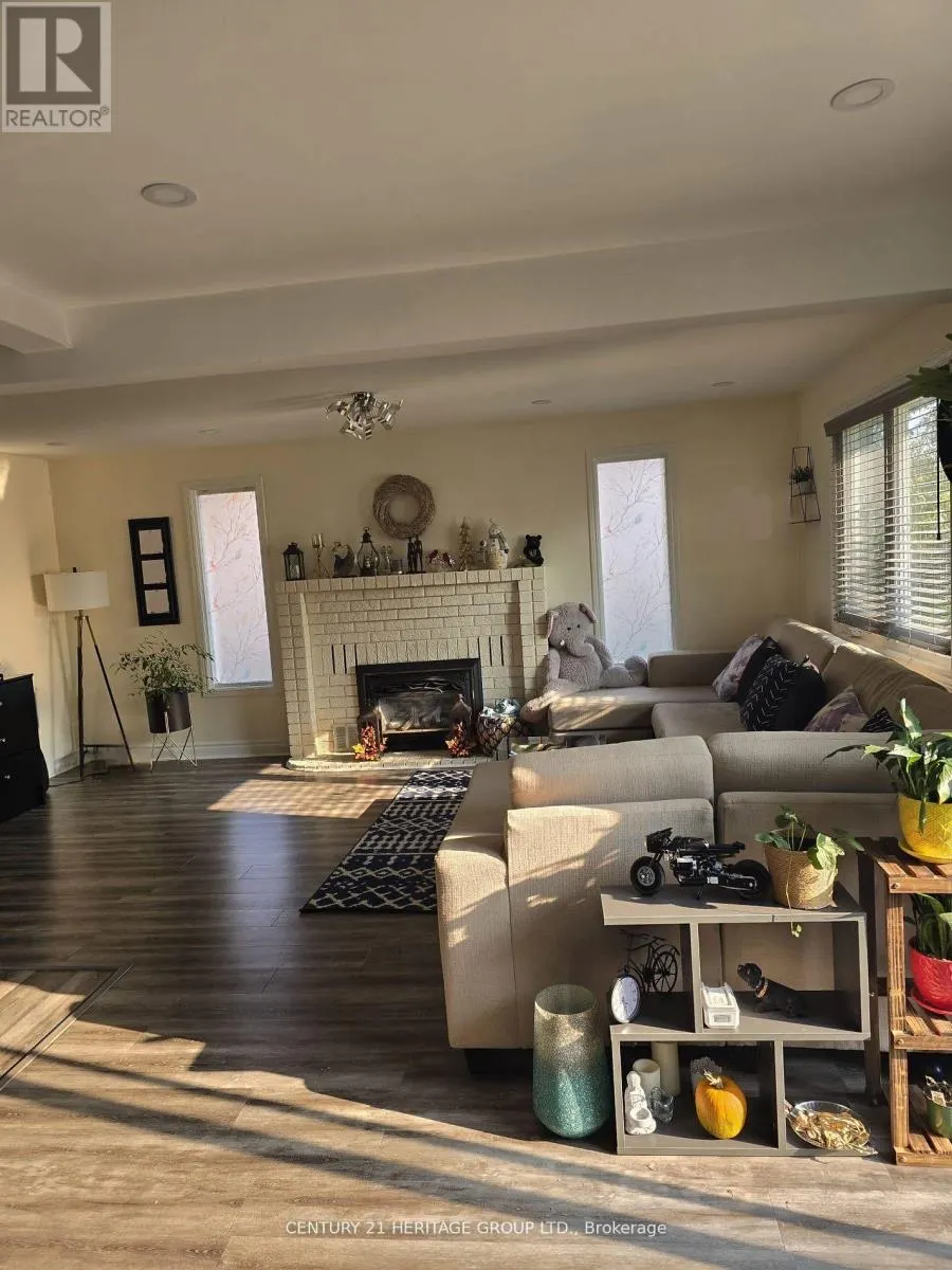 MAIN - 142 HIALEAH CRESCENT