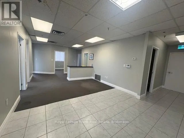 206 - 114 DUNDAS STREET E #206