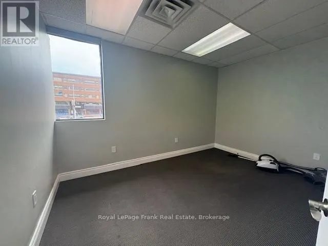 206 - 114 DUNDAS STREET E #206