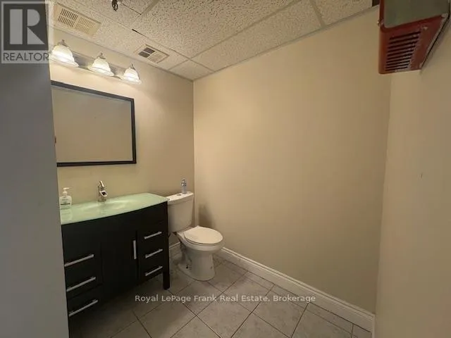 206 - 114 DUNDAS STREET E #206