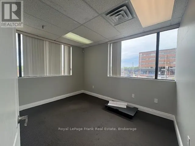 206 - 114 DUNDAS STREET E #206