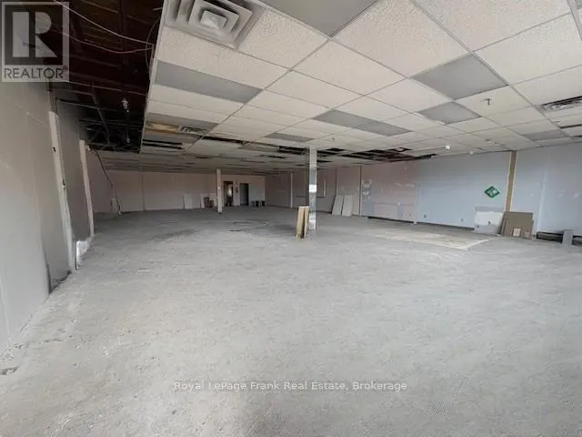 102B - 114 DUNDAS STREET E #102B